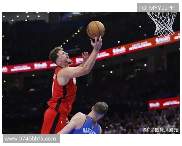 申京本赛季场均25分10板5助排名联盟第三仅次于约基奇和字母哥